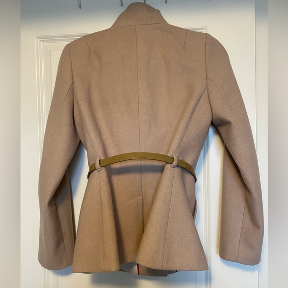 Banana republic belter jacket. Size small, colour beige. - Picture 4 of 4